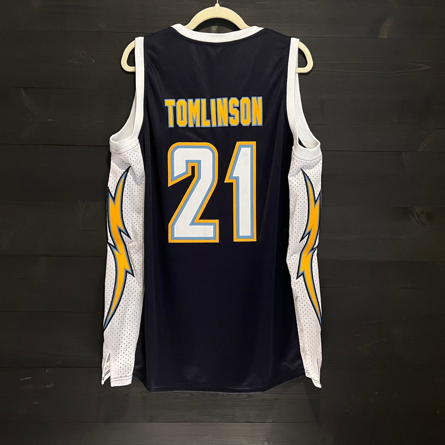 B-017a #21 Navy White Powder Throwback -AVAILABLE STOCK