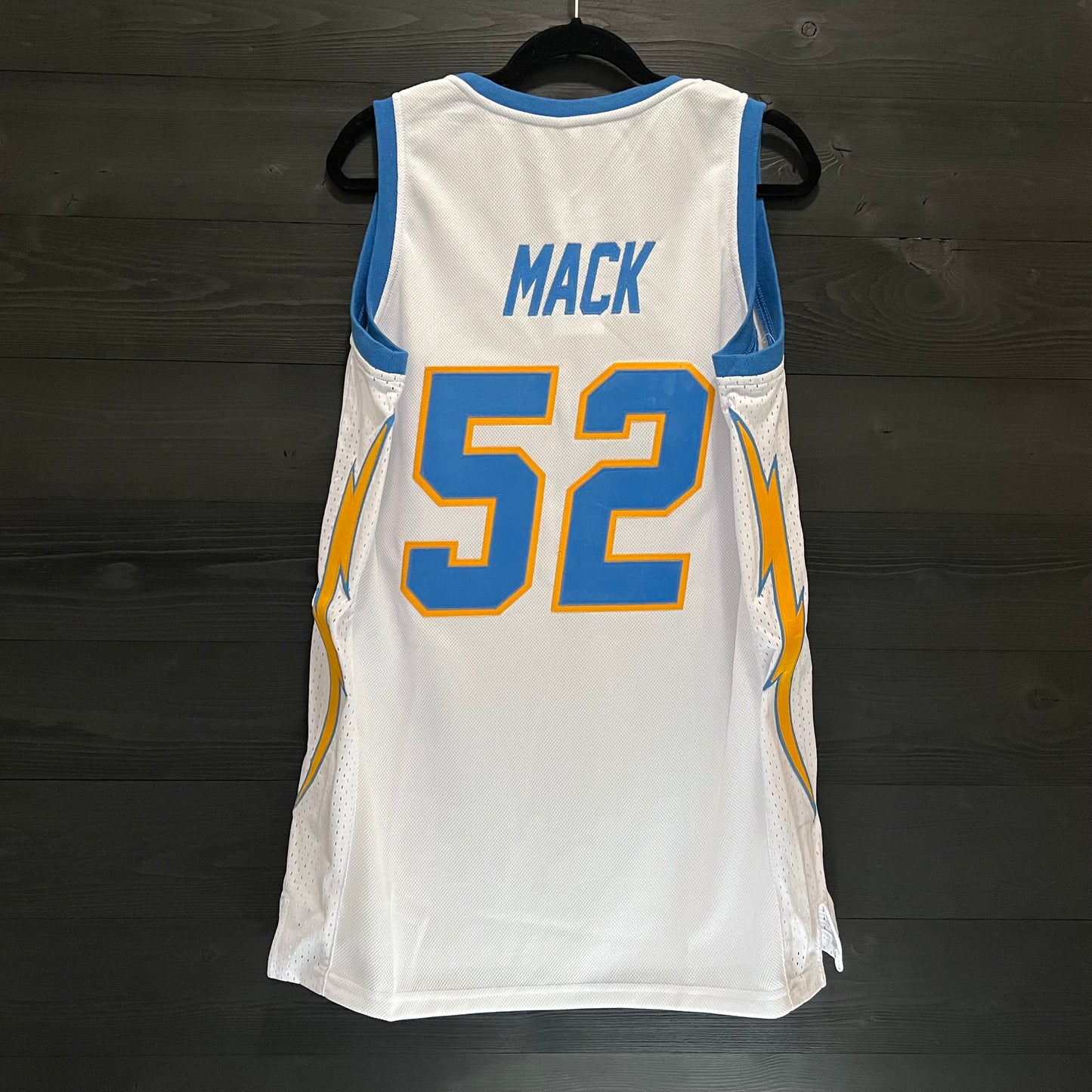 B-004m MACK #52 BOLTS White - MADE TO ORDER