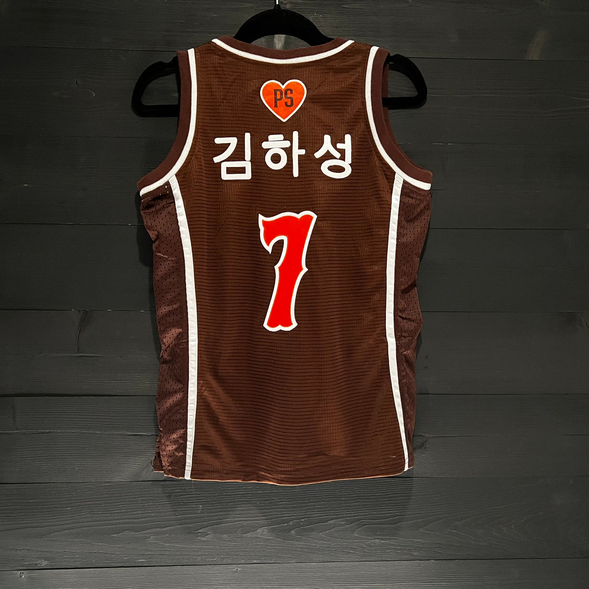 Women #7 - Brown Orange Pyrmaid Hangul Script | AW-026a