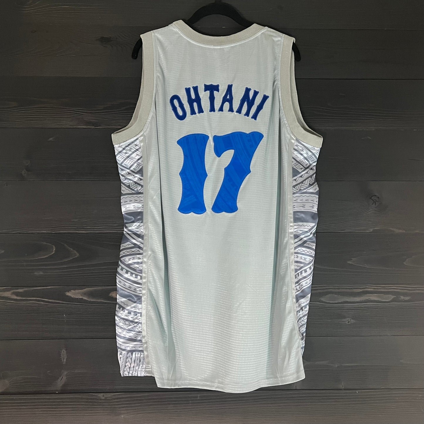 M-000a #17 Gray Tribal- ALL STOCK