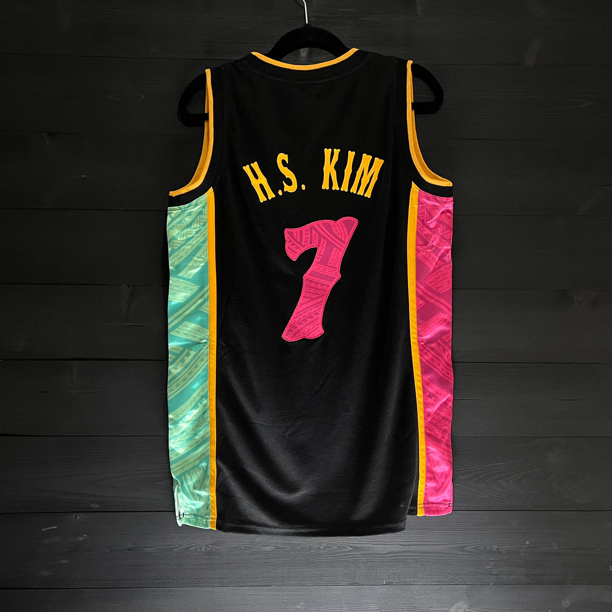 Women #7 - Black Mint Pink | AW-004a
